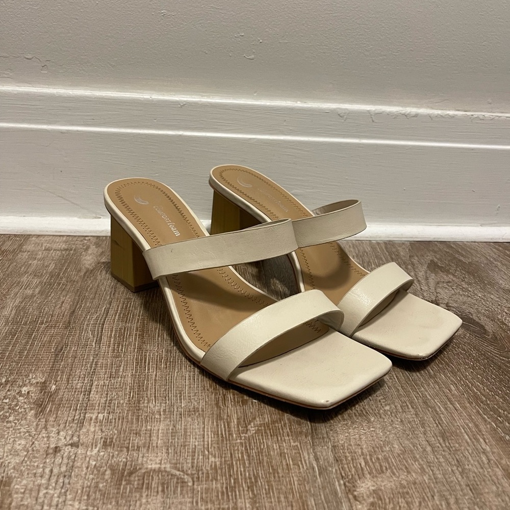 Nude heels size 8.5